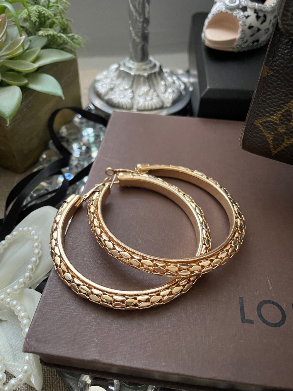 ✨Gold Textured Hoop Earrings✨New